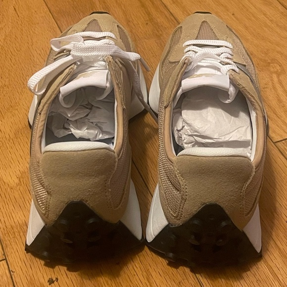 New Balance MS327ME1 Tan Metallic Silver - Picture 6 of 10